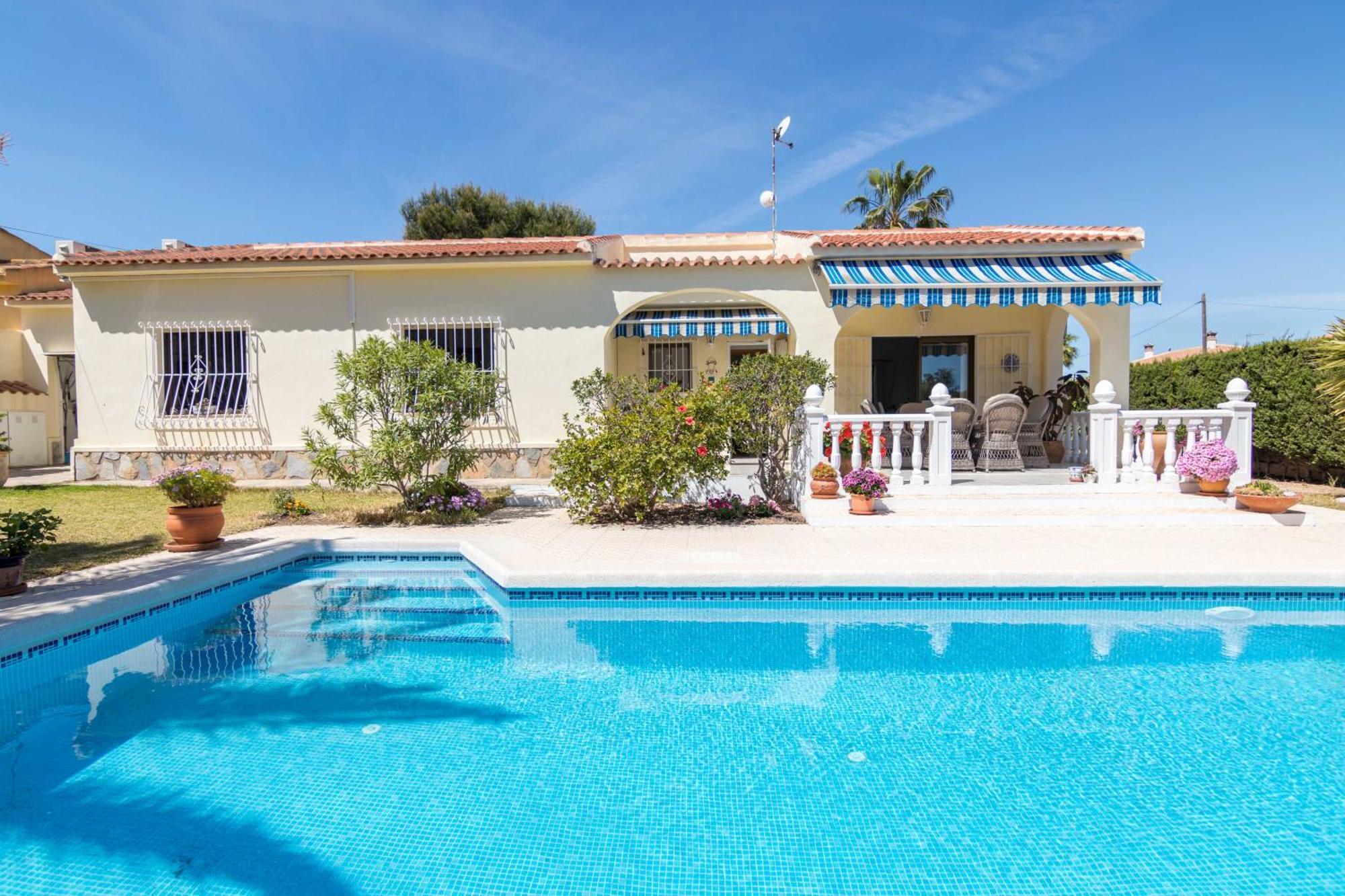 Charming One-Floor Villa With Private Pool In Los Balcones Torrevieja Exterior foto